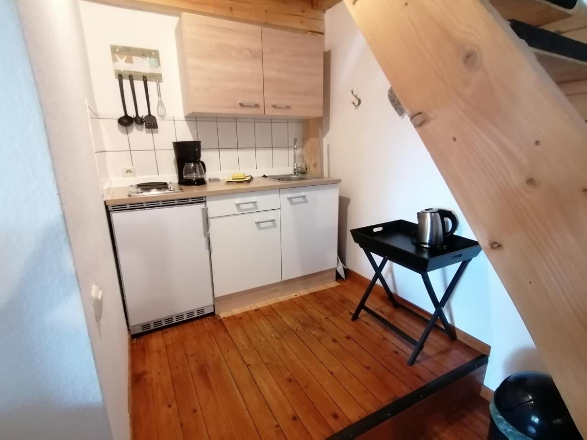Boddenhus Auf Ruegen - Ferienwohnungen Und Pension Rappin Exterior photo