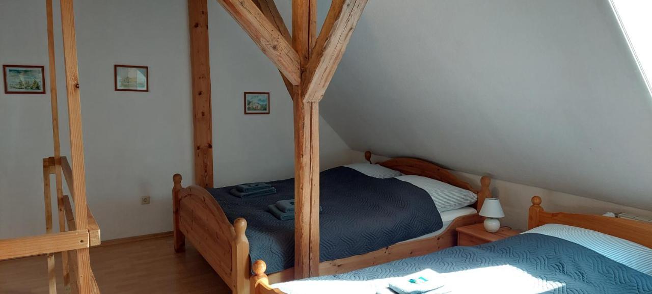 Boddenhus Auf Ruegen - Ferienwohnungen Und Pension Rappin Exterior photo