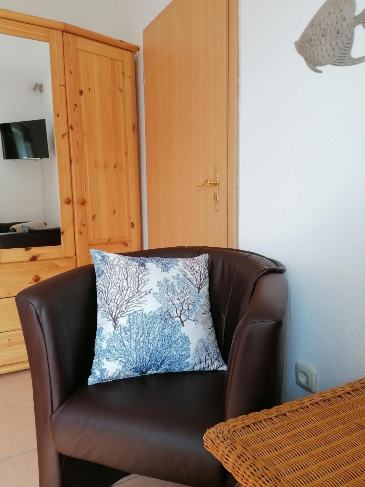 Boddenhus Auf Ruegen - Ferienwohnungen Und Pension Rappin Room photo